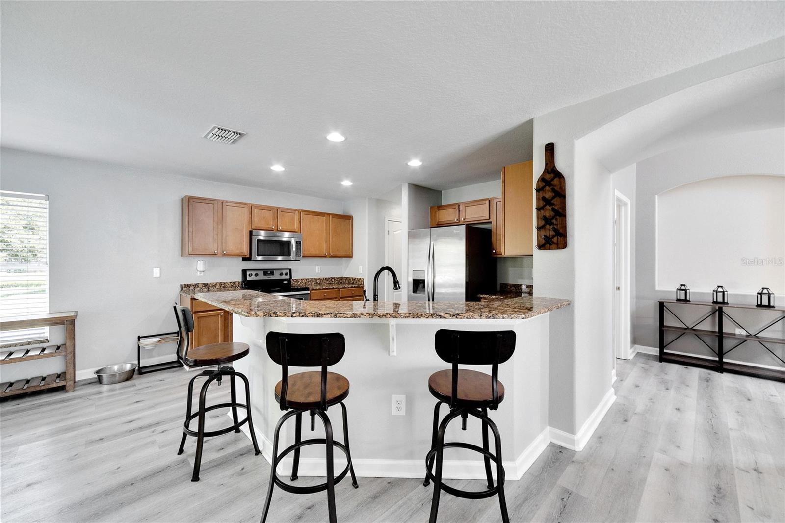 18000 GLASTONBURY LN