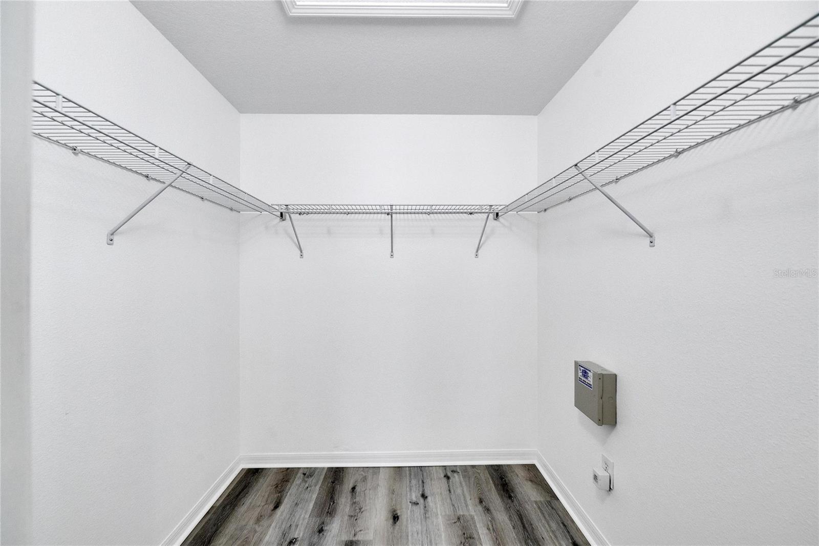 18000 GLASTONBURY LN