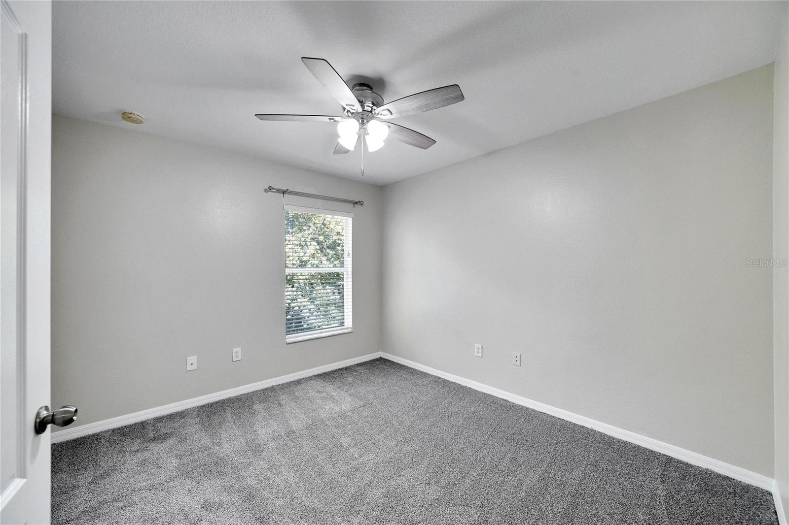 18000 GLASTONBURY LN