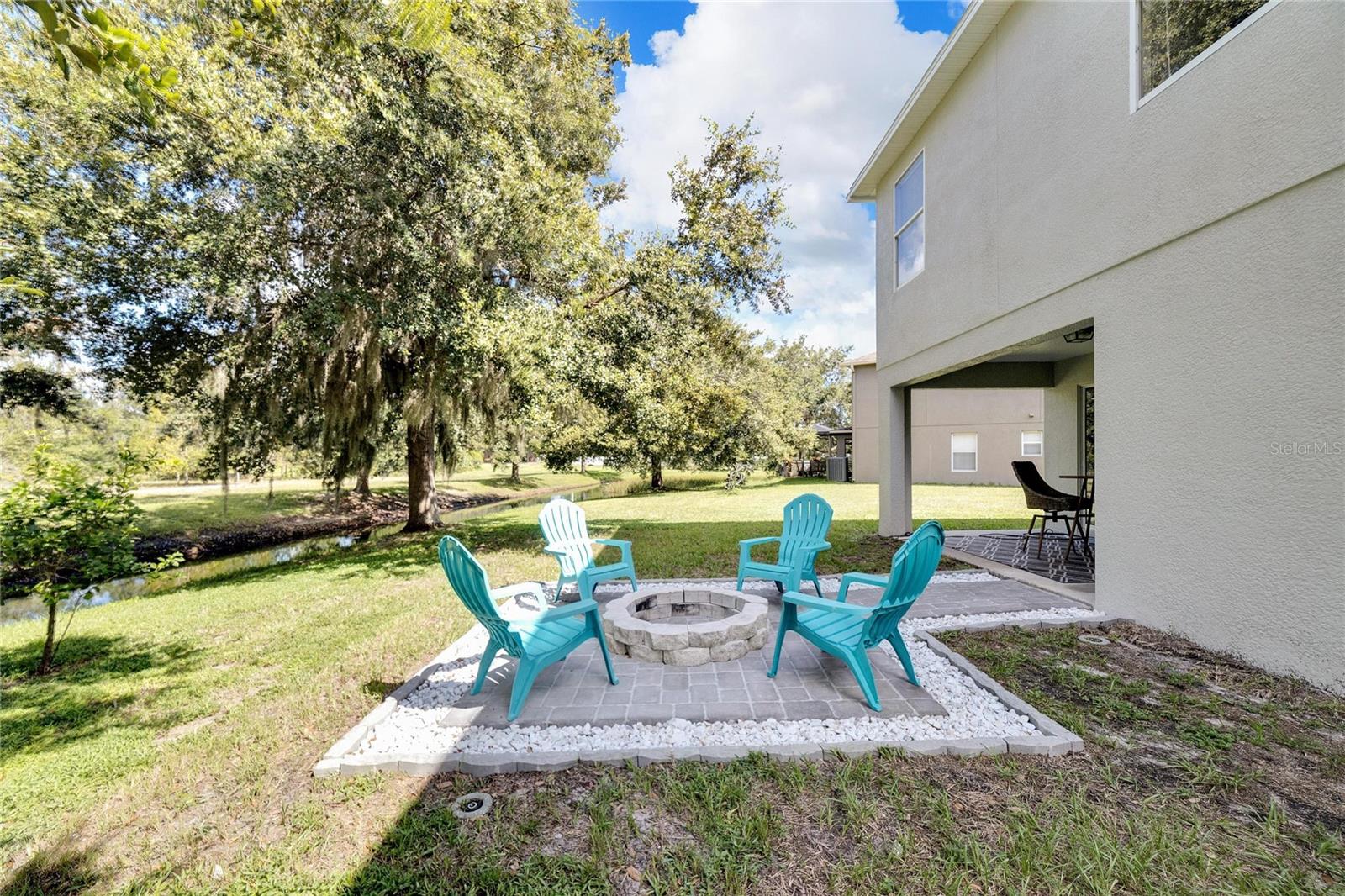 18000 GLASTONBURY LN