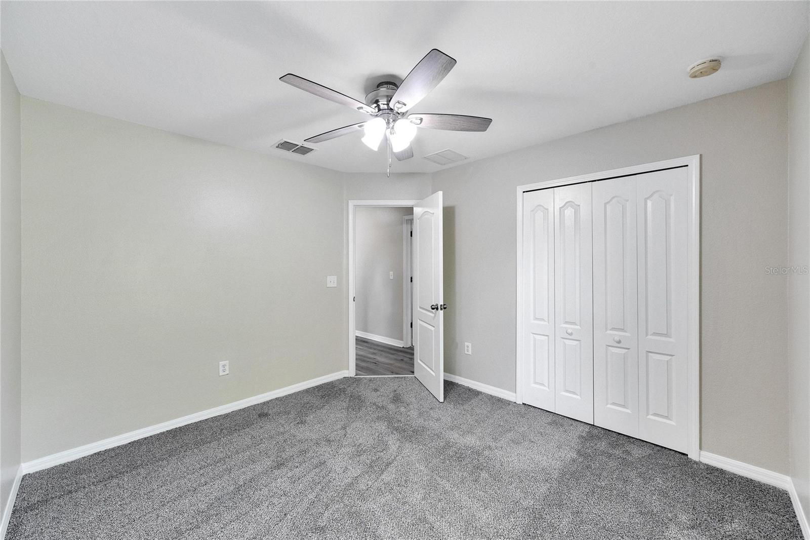 18000 GLASTONBURY LN