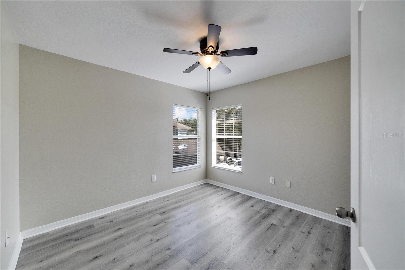 18000 GLASTONBURY LN