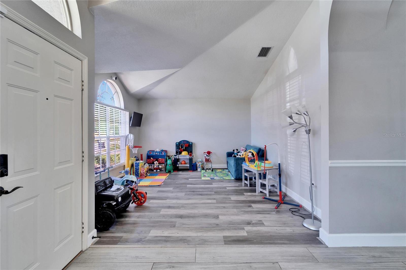 18507 COUNTRY CREST PL