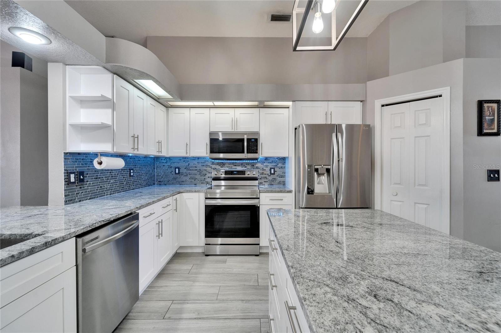 18507 COUNTRY CREST PL