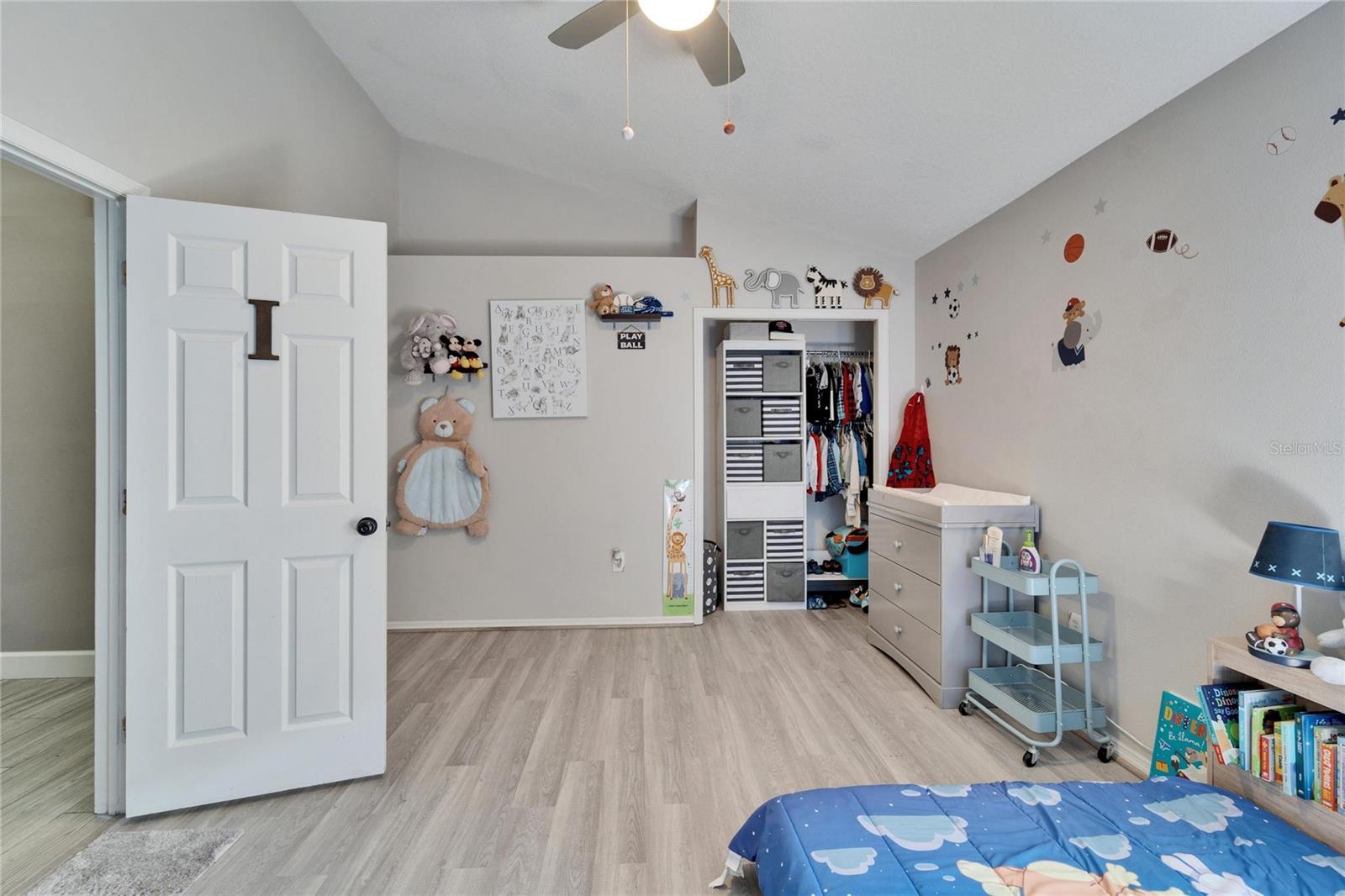 18507 COUNTRY CREST PL