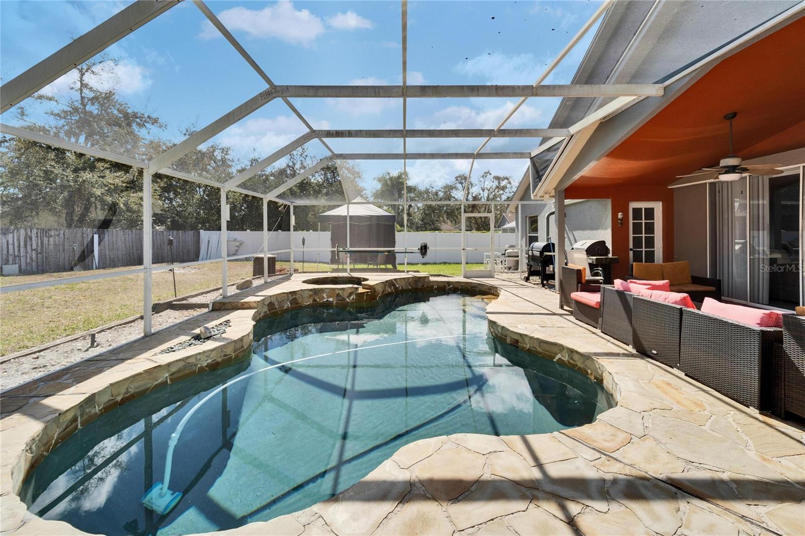 18507 COUNTRY CREST PL