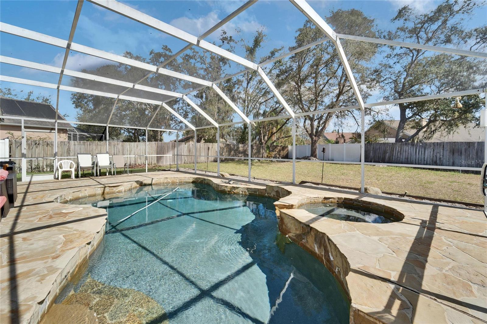 18507 COUNTRY CREST PL