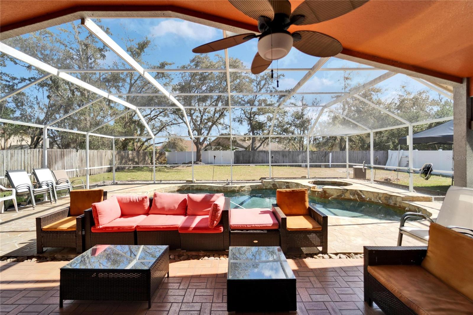 18507 COUNTRY CREST PL