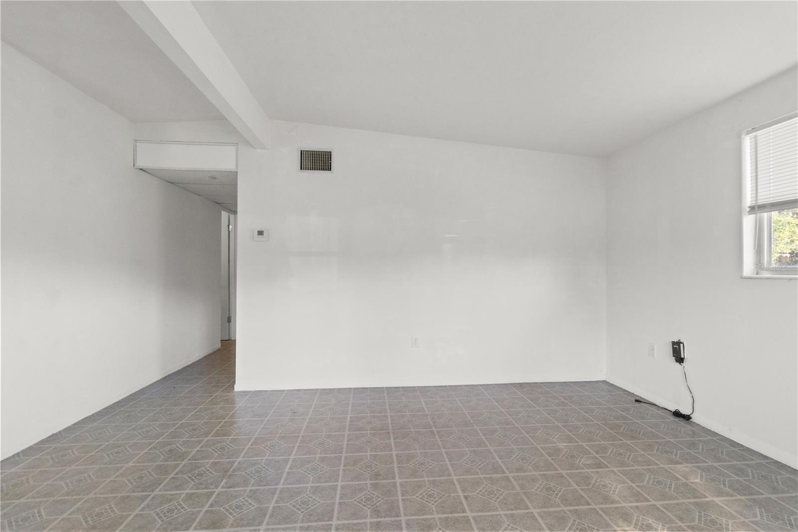 1421 14TH ST E
