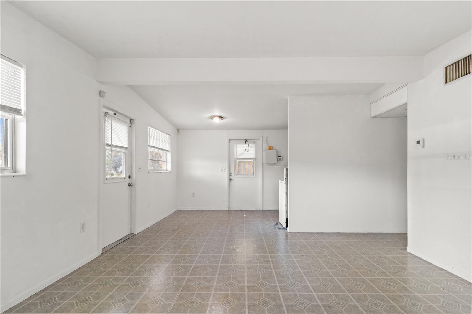 1421 14TH ST E