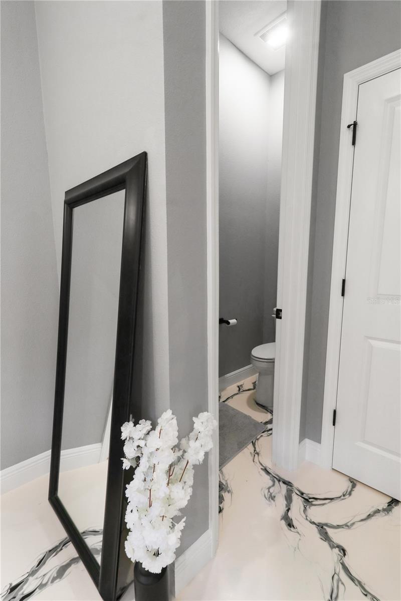 11008 RUSTIC TIMBER LOOP