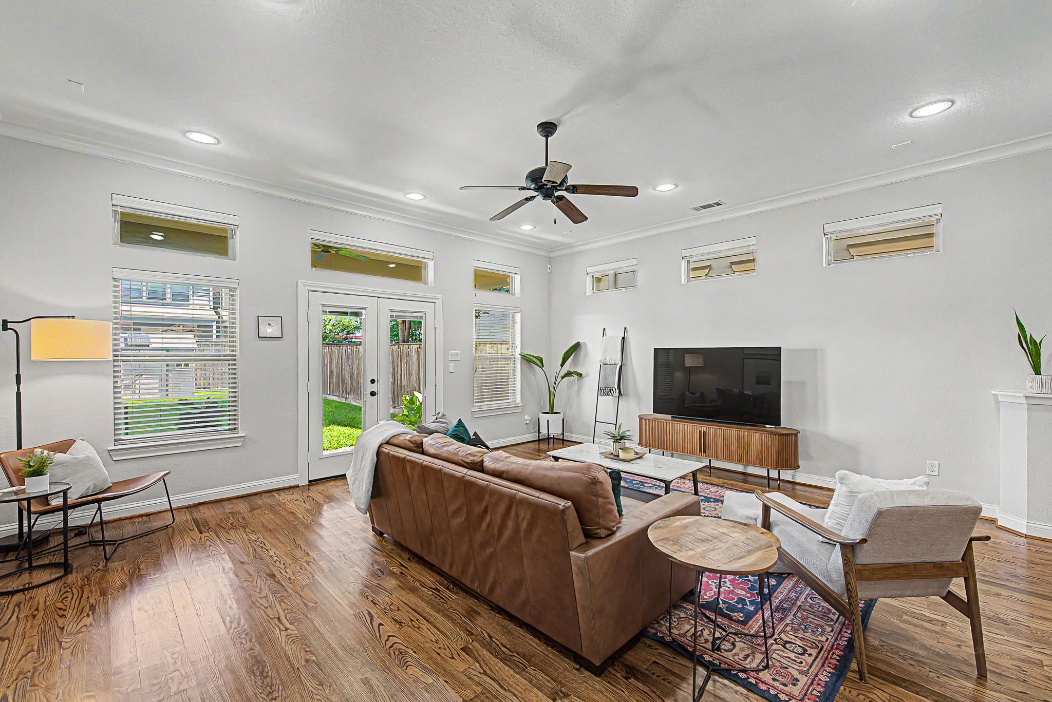 1005 W 24th Street