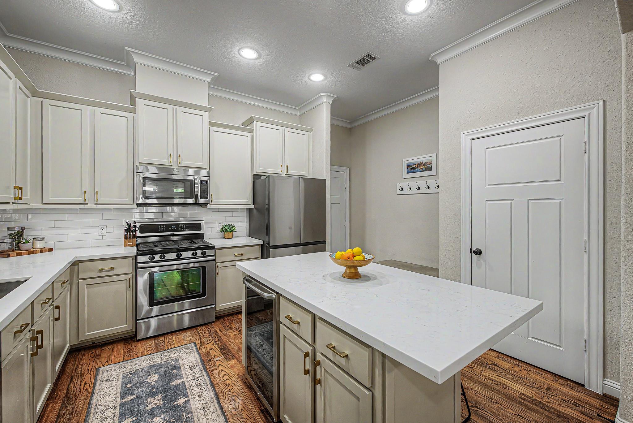 1005 W 24th Street