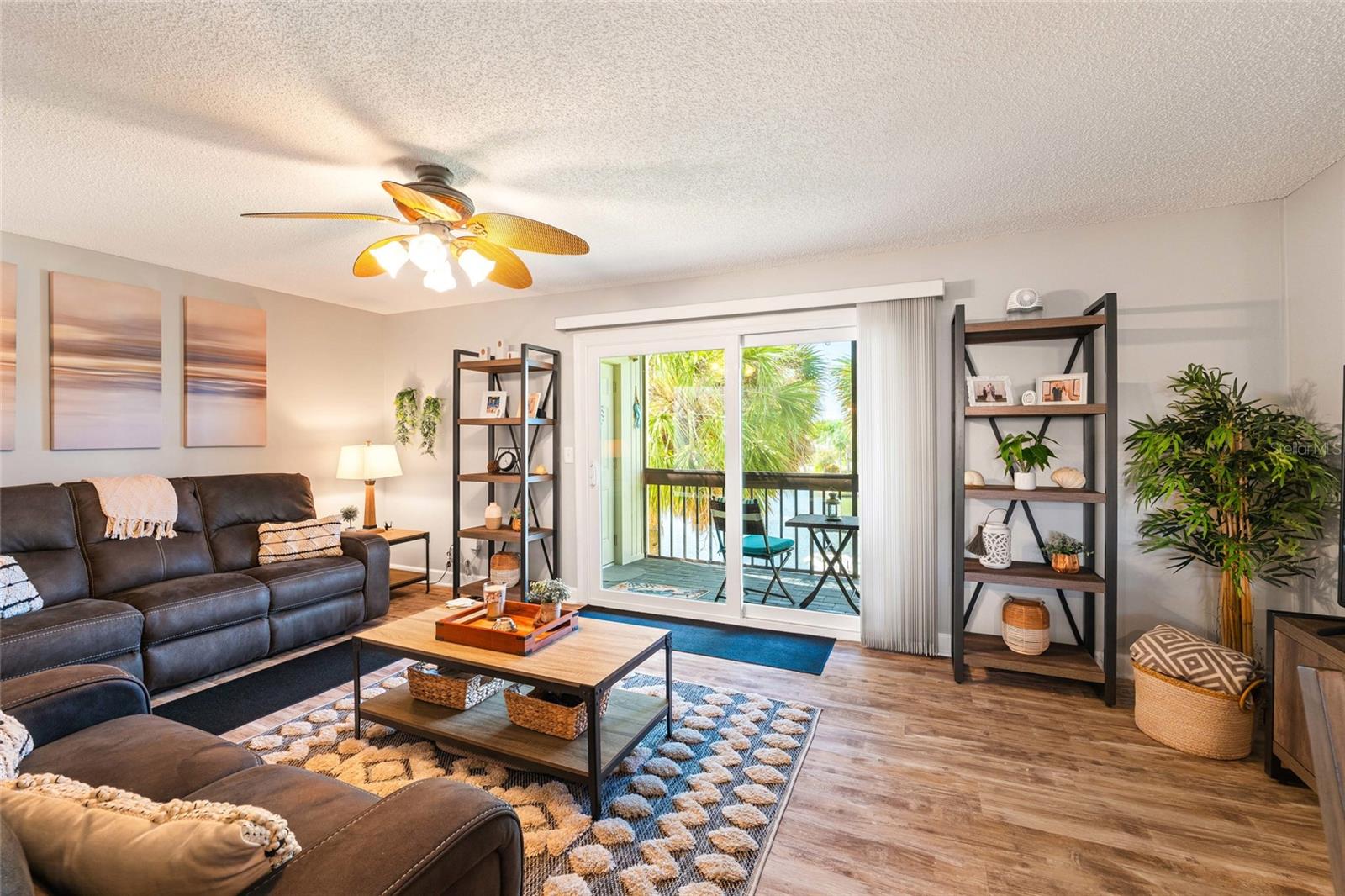 6317 NEWTOWN CIR #17B3