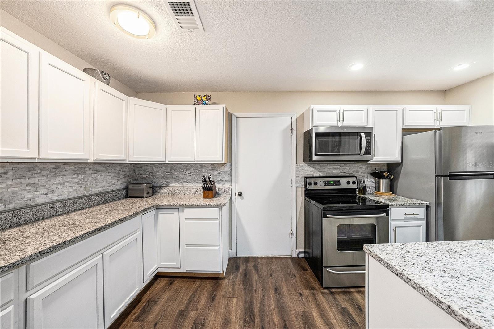 6263 OAK CLUSTER CIR