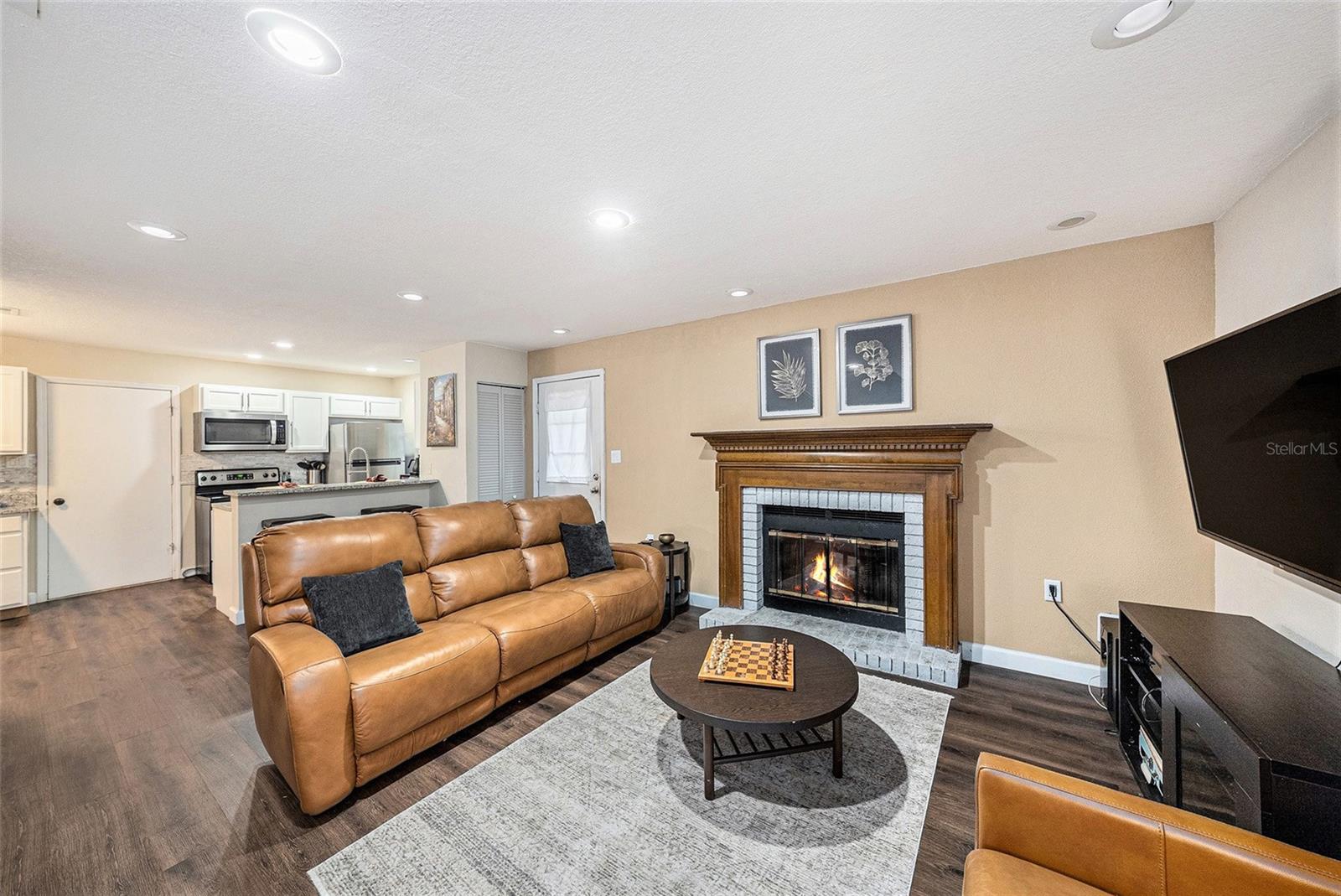 6263 OAK CLUSTER CIR