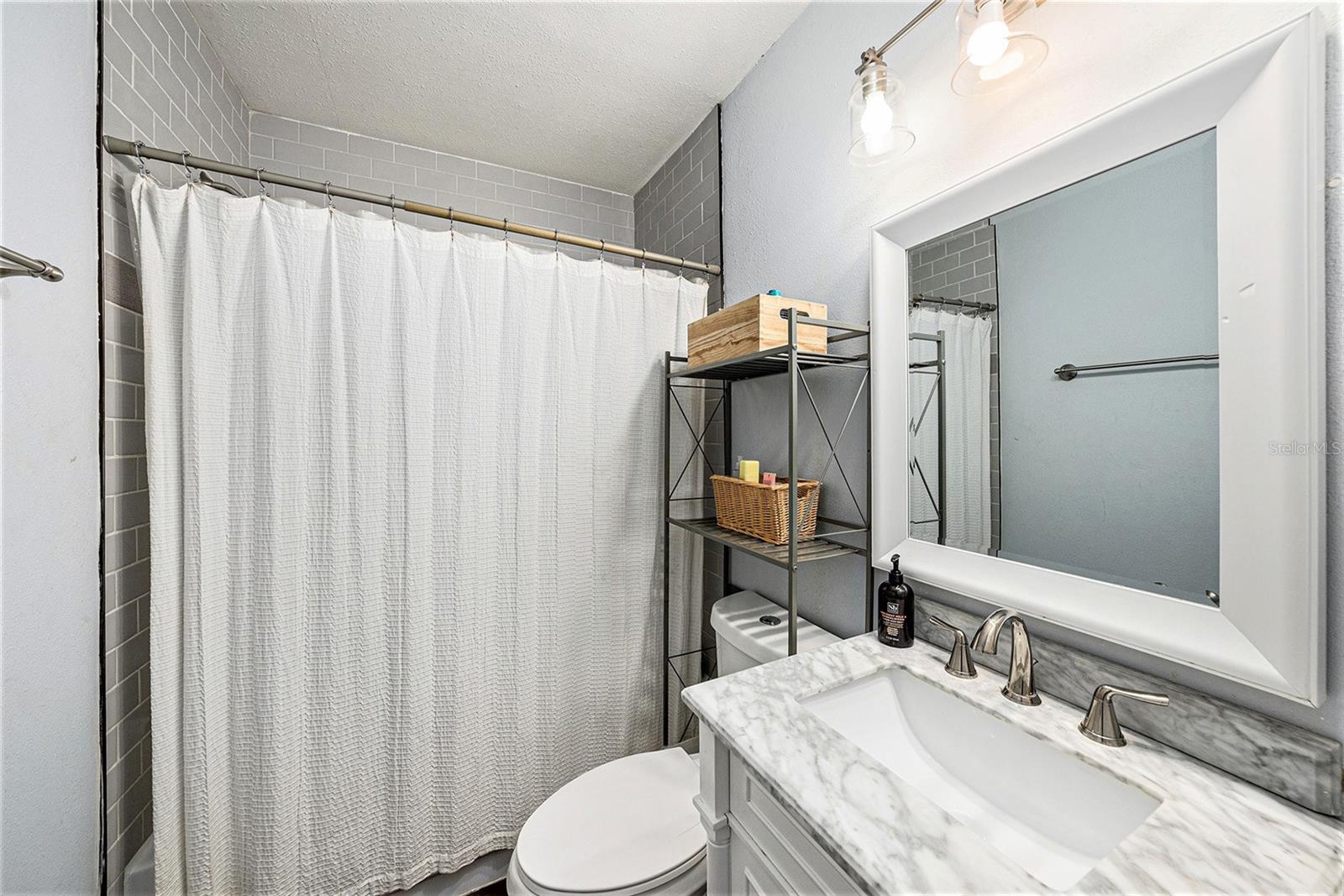 6263 OAK CLUSTER CIR