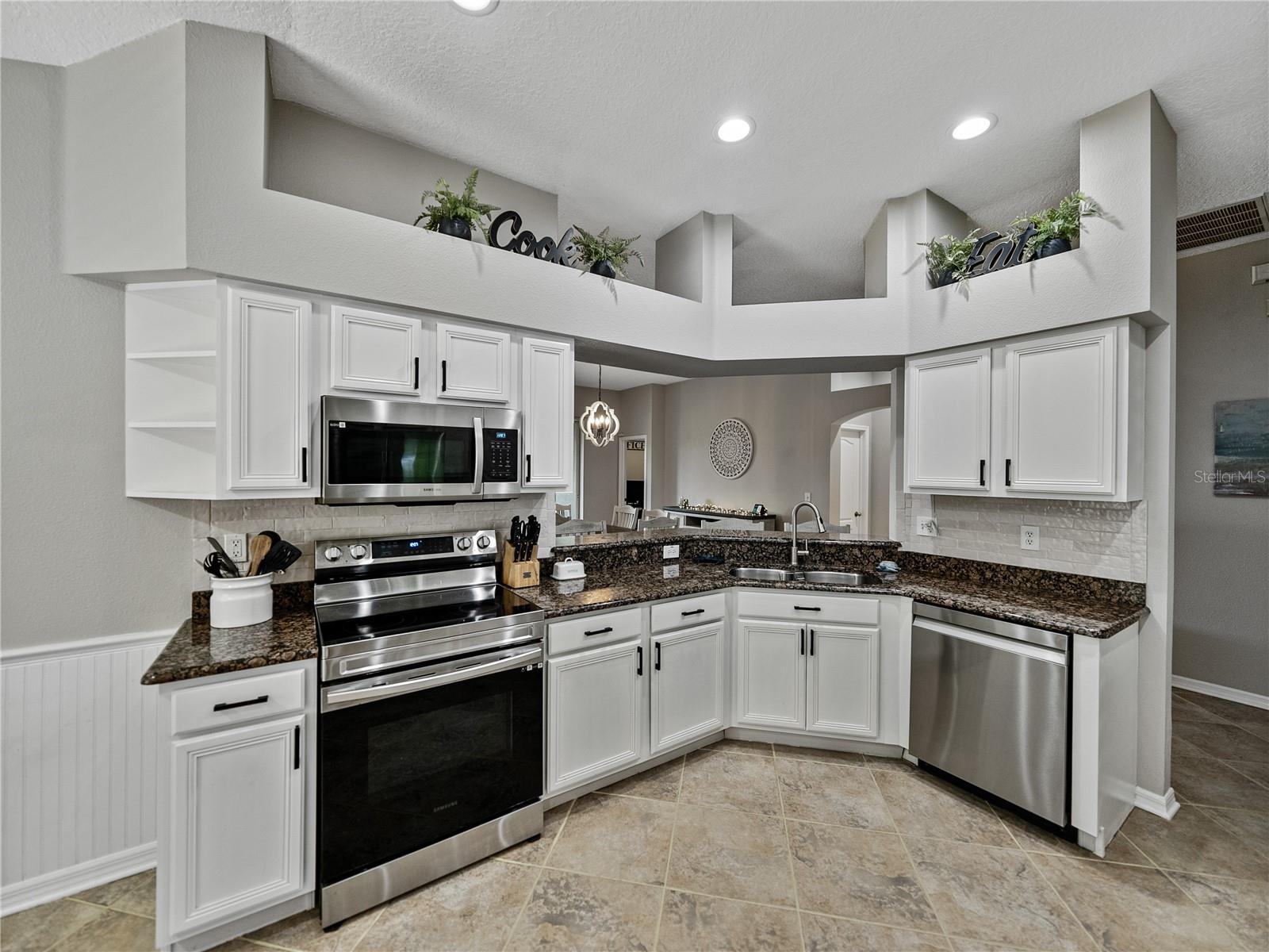 1701 BONITA BLUFF CT