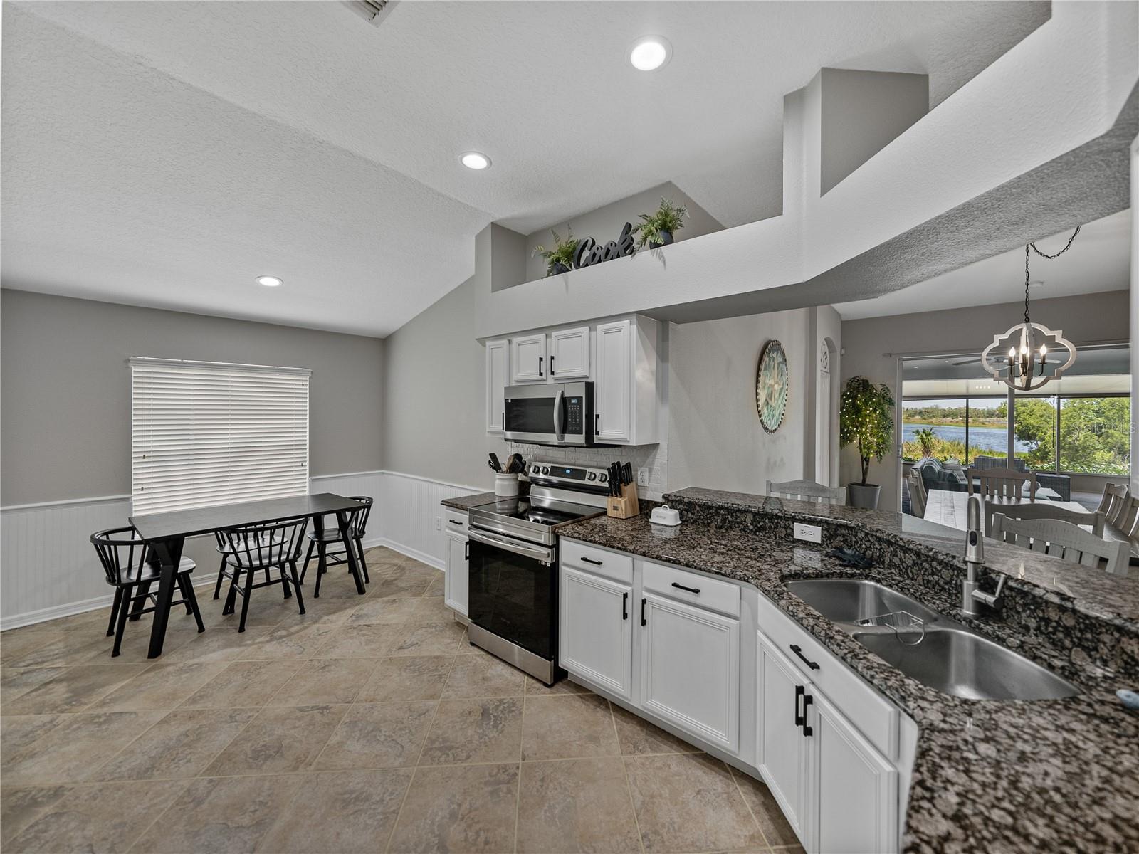 1701 BONITA BLUFF CT