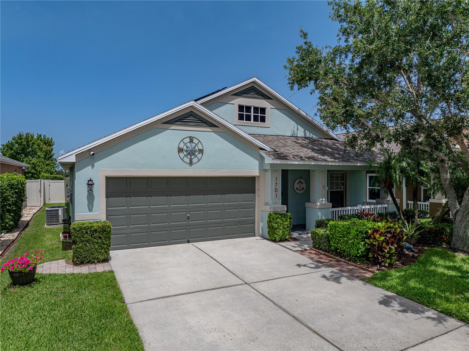 1701 BONITA BLUFF CT