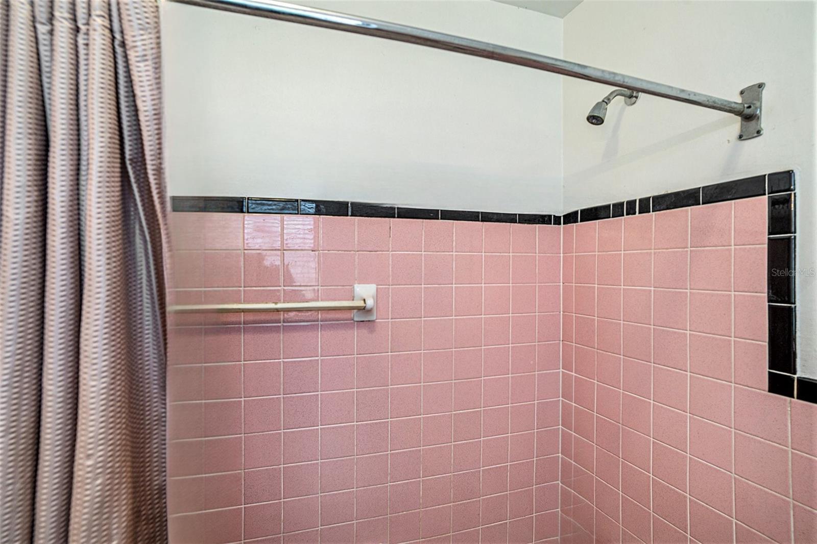 5608 N RIVER SHORE DR