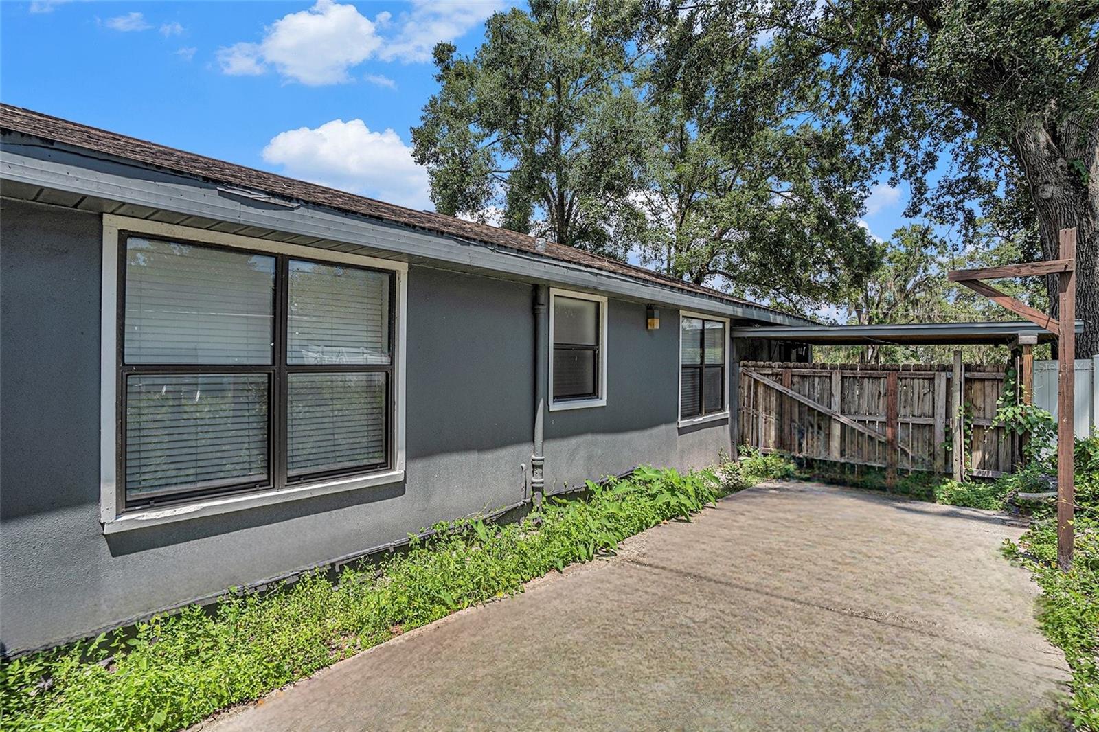 5608 N RIVER SHORE DR