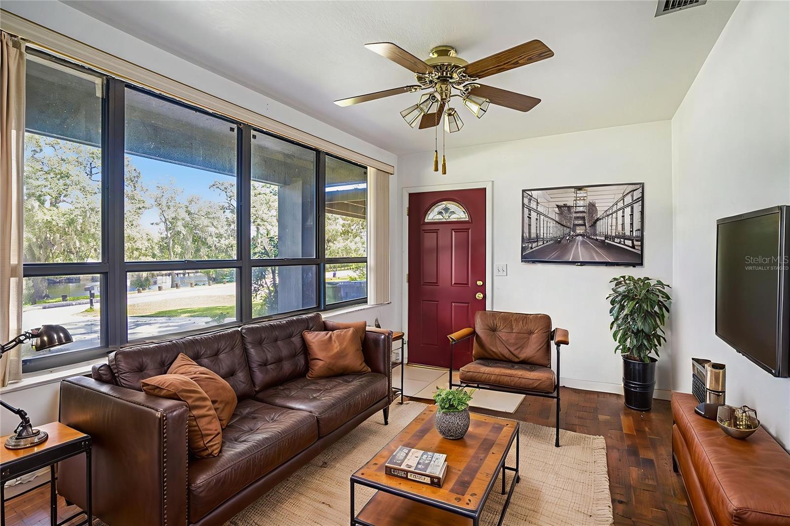 5608 N RIVER SHORE DR