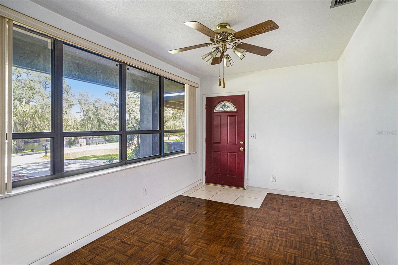 5608 N RIVER SHORE DR