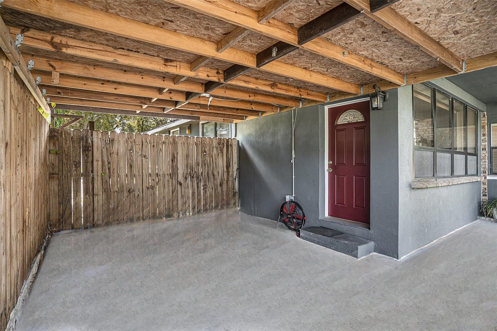 5608 N RIVER SHORE DR