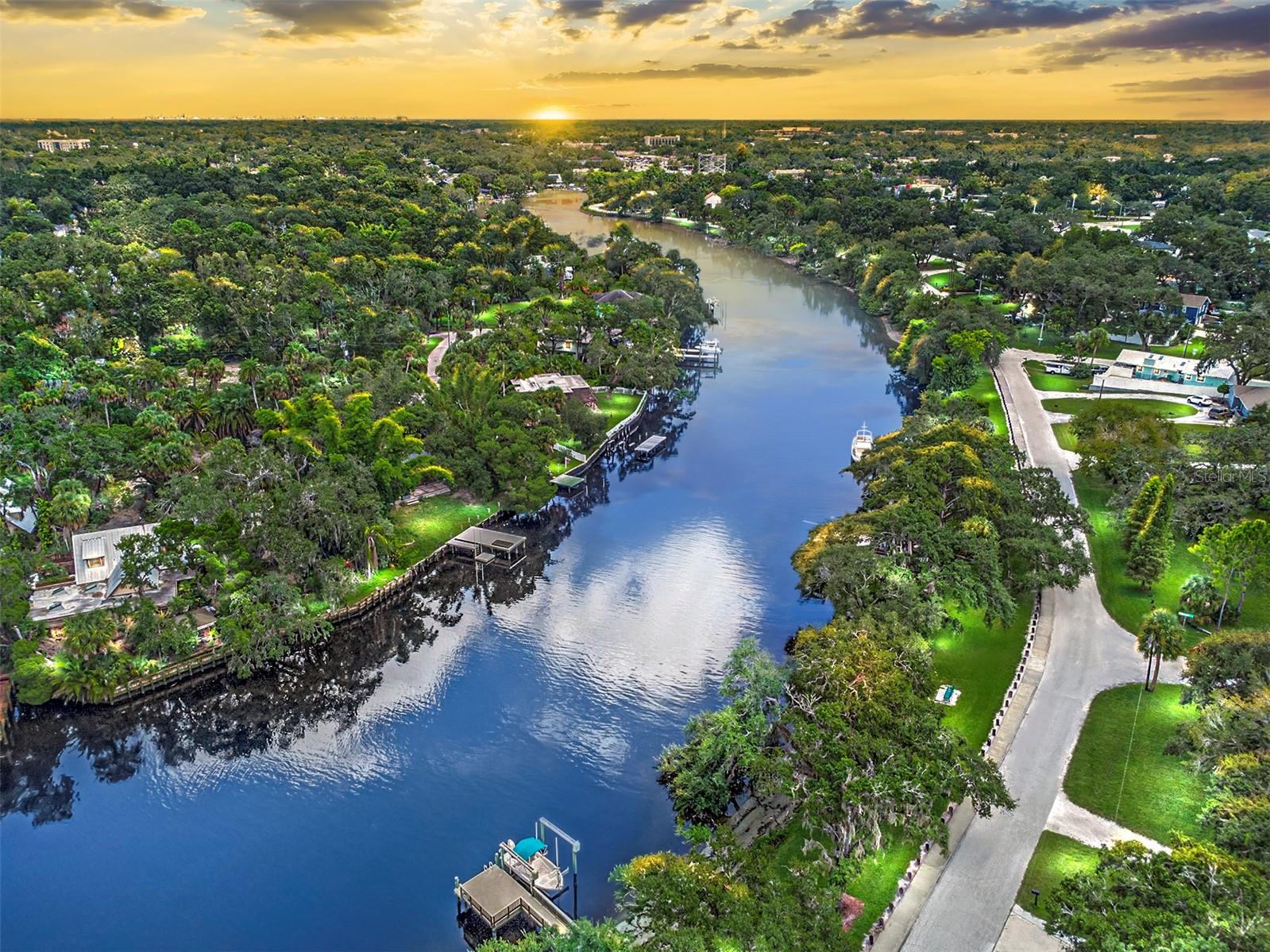 5608 N RIVER SHORE DR