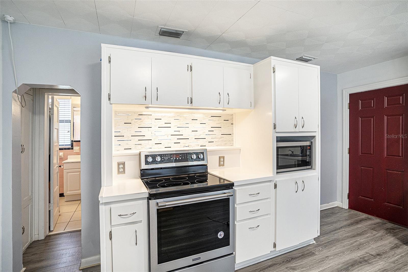 5608 N RIVER SHORE DR