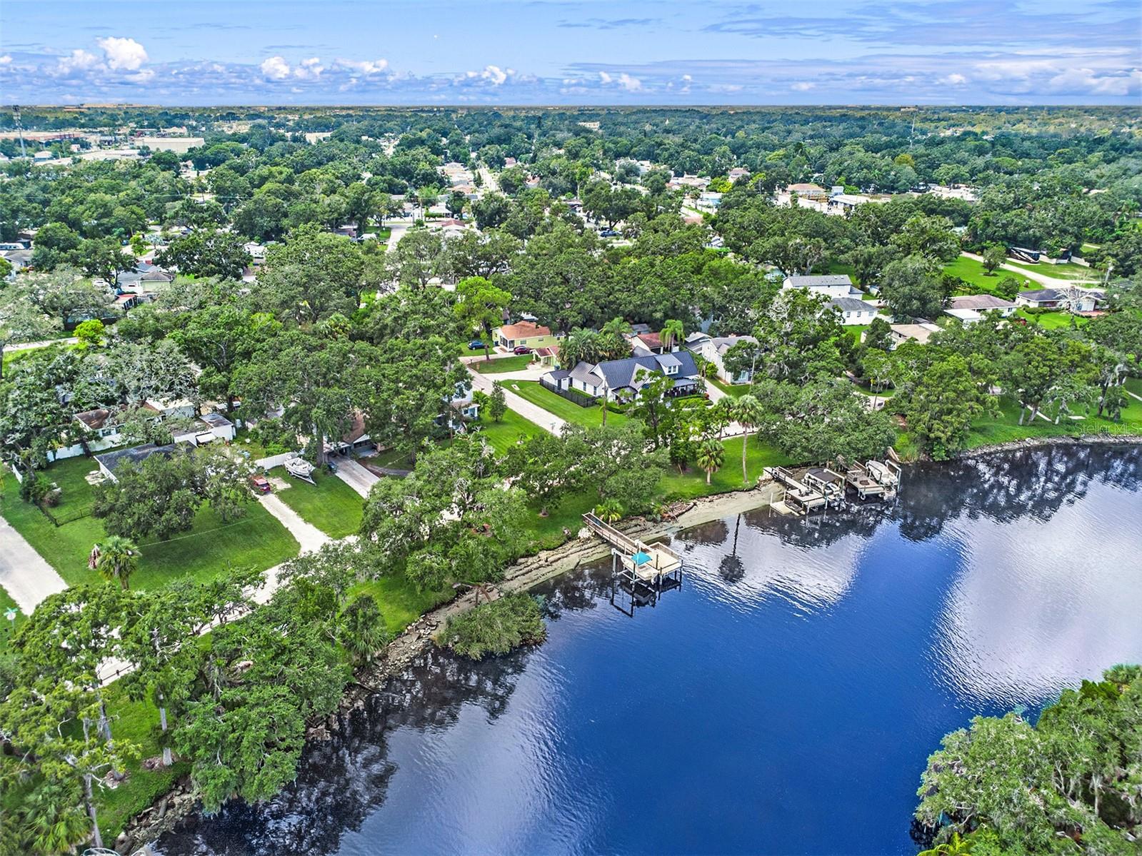 5608 N RIVER SHORE DR