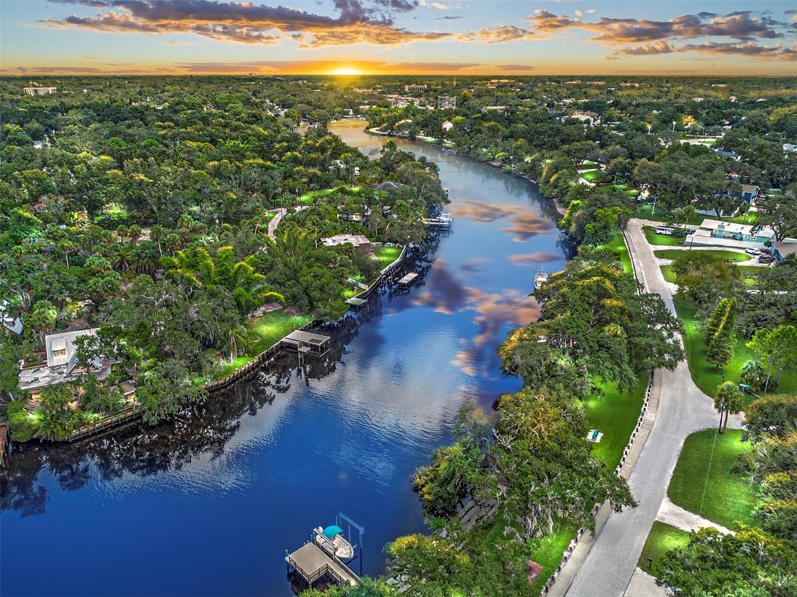 5608 N RIVER SHORE DR