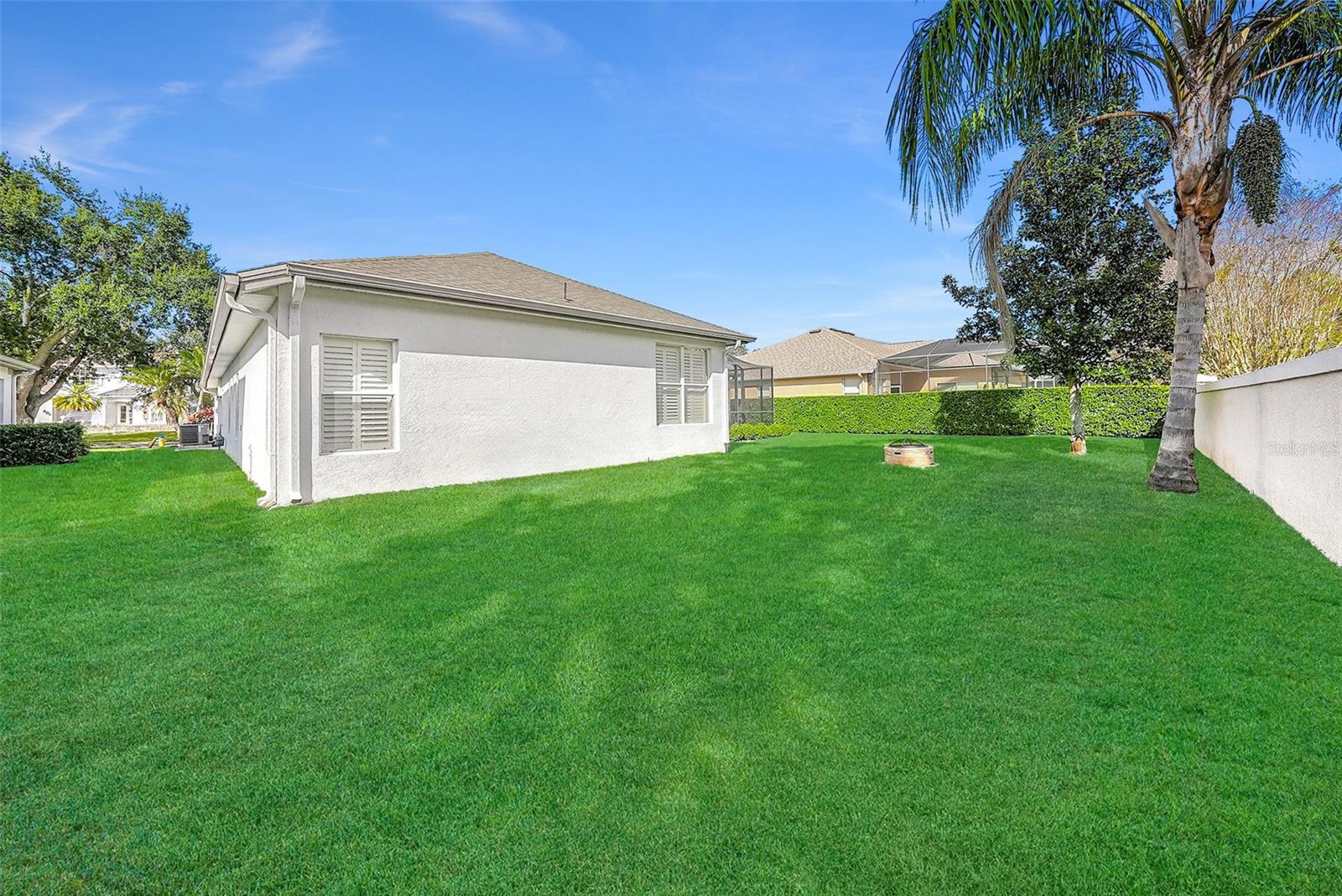 2112 CLIMBING IVY DR