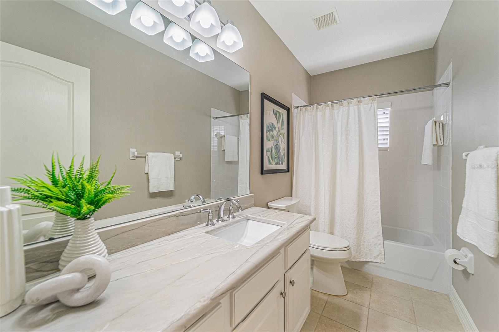 2112 CLIMBING IVY DR