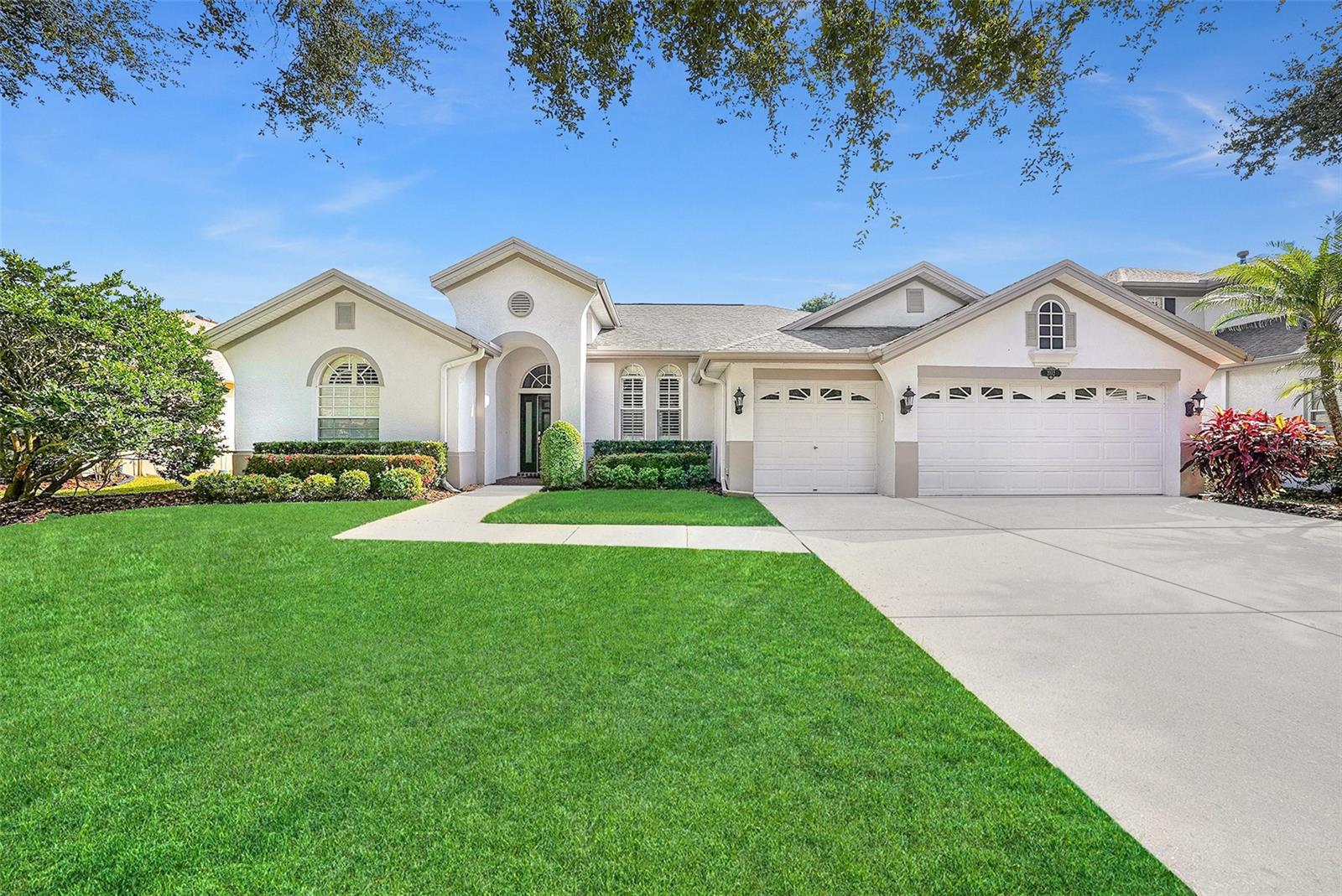 2112 CLIMBING IVY DR