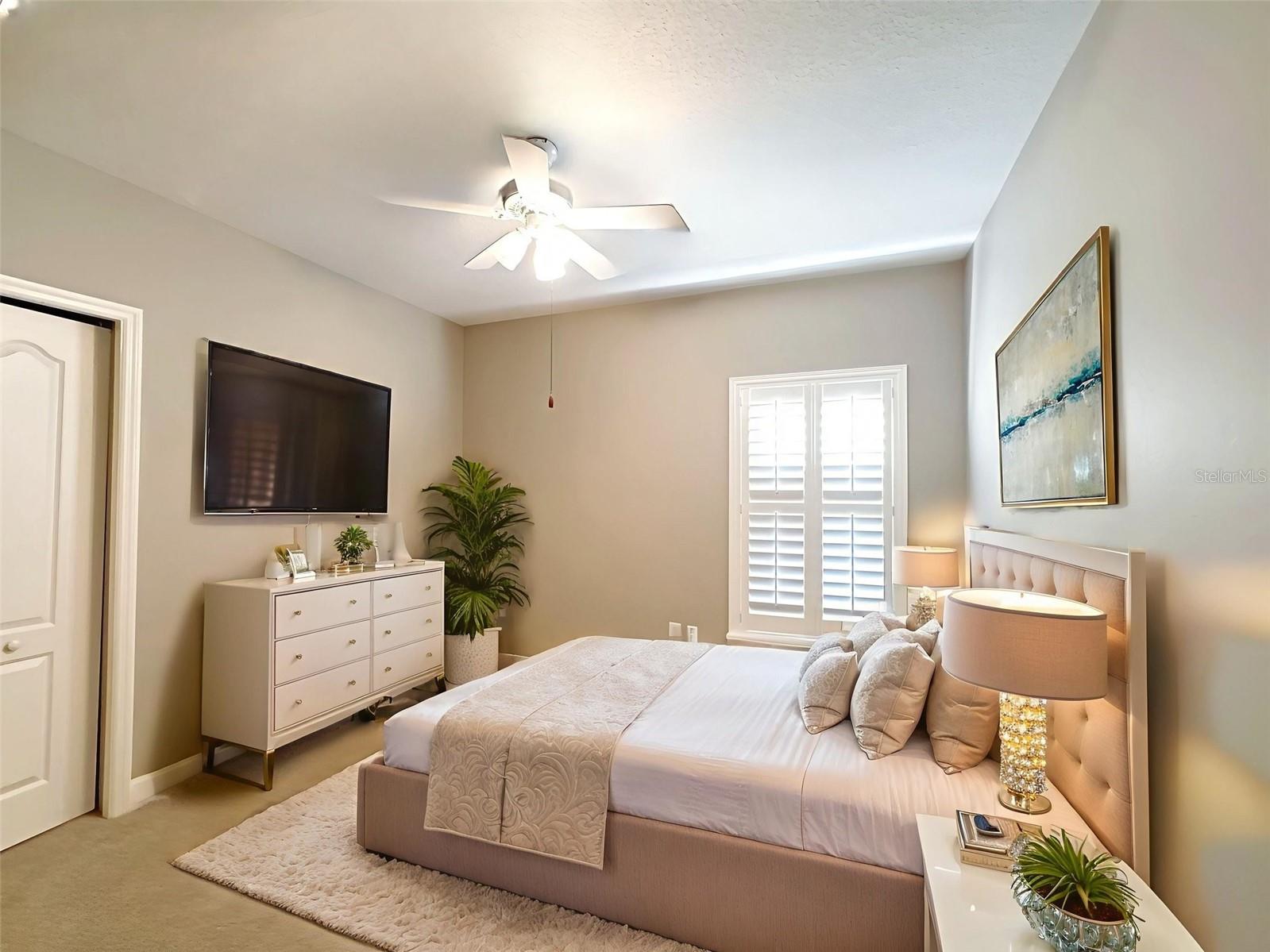 2112 CLIMBING IVY DR