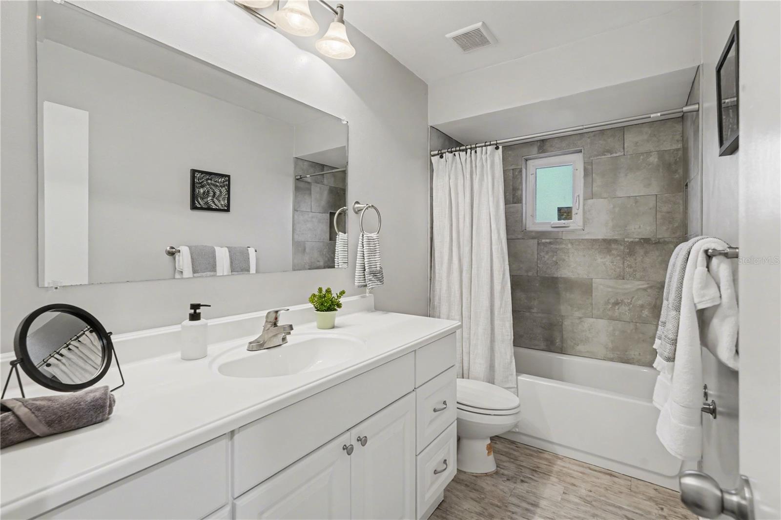 1402 PROVINCETOWN CIR