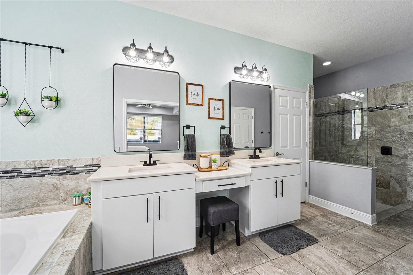 21827 SOUTHERN CHARM DR