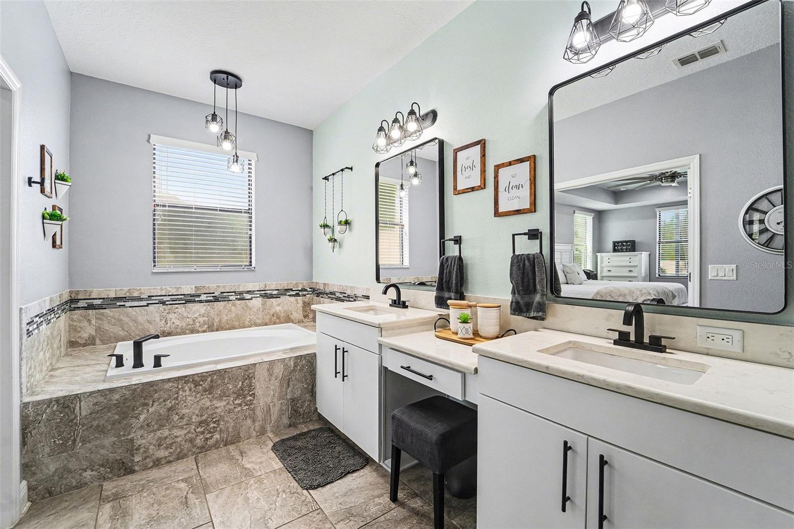 21827 SOUTHERN CHARM DR