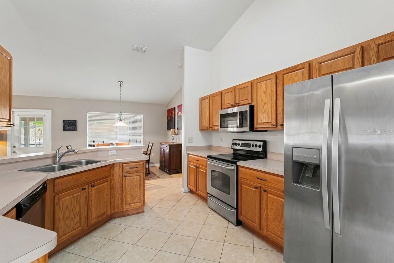 7325 SHERMAN HILLS BLVD