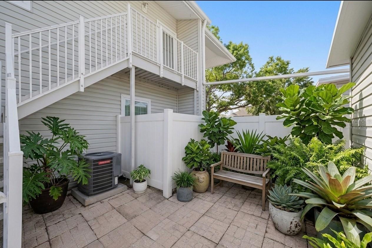 8350 SAVANNAH TRACE CIR #106
