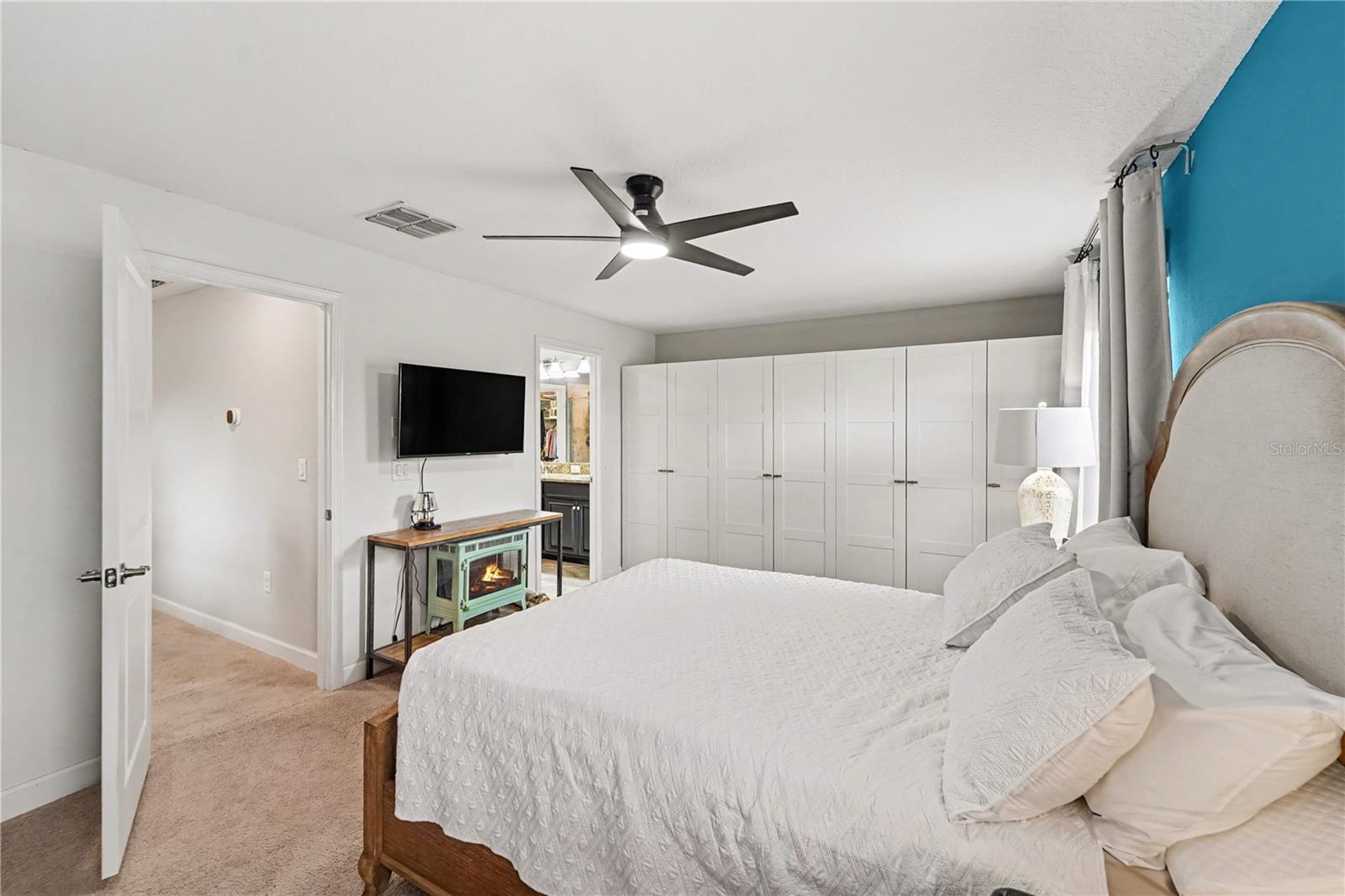 28425 PLEASANT BAY LOOP