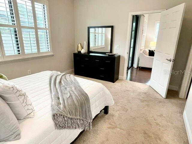 1747 OAK HAMMOCK CT