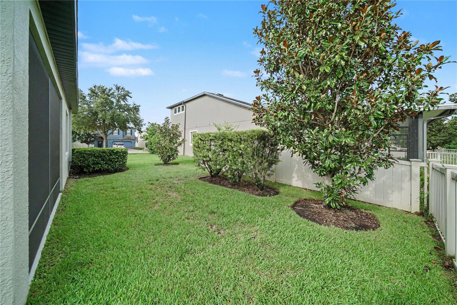 1747 OAK HAMMOCK CT