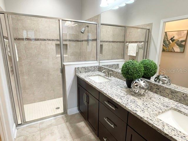 1747 OAK HAMMOCK CT