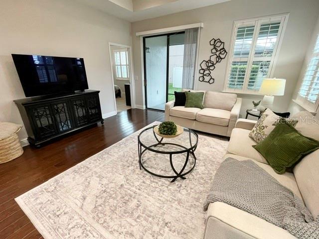 1747 OAK HAMMOCK CT