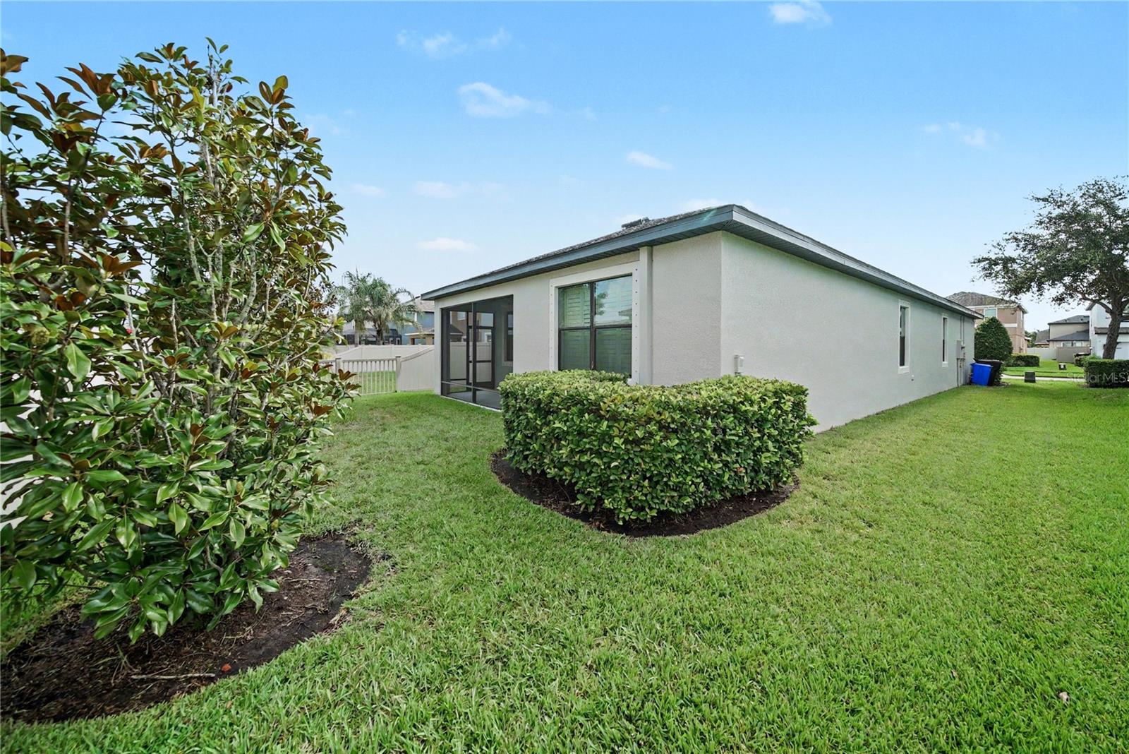 1747 OAK HAMMOCK CT