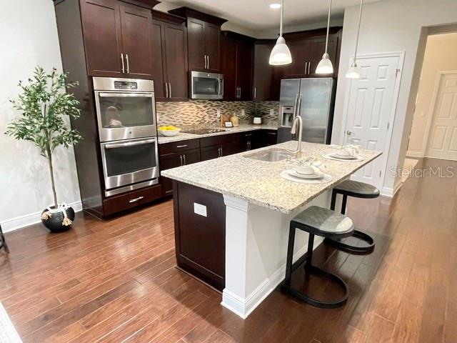 1747 OAK HAMMOCK CT