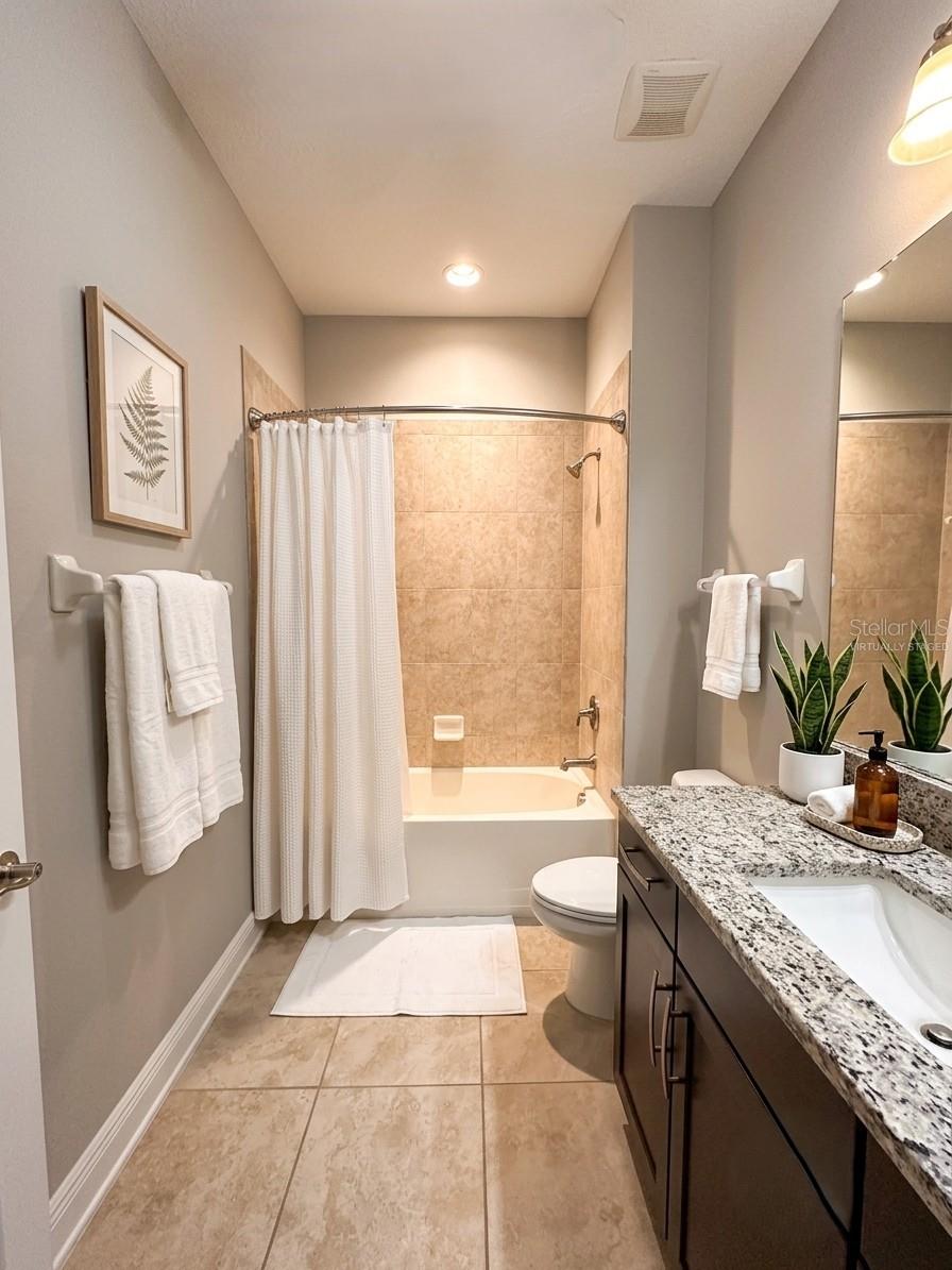1747 OAK HAMMOCK CT